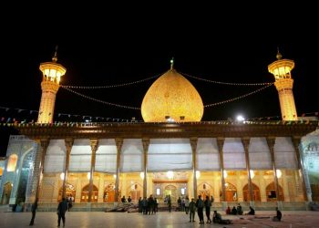 El mausoleo de Shah Cheragh, en la ciudad de Shiraz, tras el ataque terrorista reivindicado por el Estado Islámico. Foto Afp.