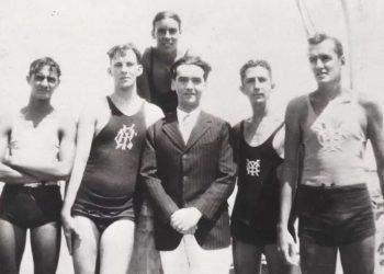 Lorca con nadadores del Yacht Club de la Habana en 1930. Foto: Archivo Fundación Federico García Lorca/Centro FGL Granada/El Mundo.