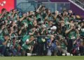 Fotógrafos antes del tope Irán-Inglaterra en el Estadio Internacional Khalifa, Doha, Qatar, 21 de noviembre de 2022. Foto: EFE/EPA/Ronald Wittek.