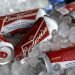 AB InBev, dueña de Budweiser, desembolsa decenas de millones de dólares en los mundiales por los derechos exclusivos de vender cerveza. Foto: Gene J Puskar/Ap