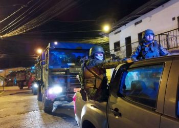 En cumplimiento del estado de excepción decretado el martes por Lasso en las provincias del Guayas y Esmeraldas, las fuerzas del orden han realizado operativos conjuntos. Foto: 
Ecuador Comunicación/Twitter.