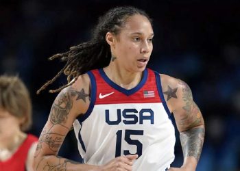 La deportista, estrella del WNBA, de 32 años, fue condenada el pasado 4 agosto a nueve años prisión tras ser declarada culpable de los delitos estipulado por los artículos 228 y 229.1 del código penal ruso (tenencia y tráfico de drogas). Foto: Charlie Neibergall/Ap/Archivo.