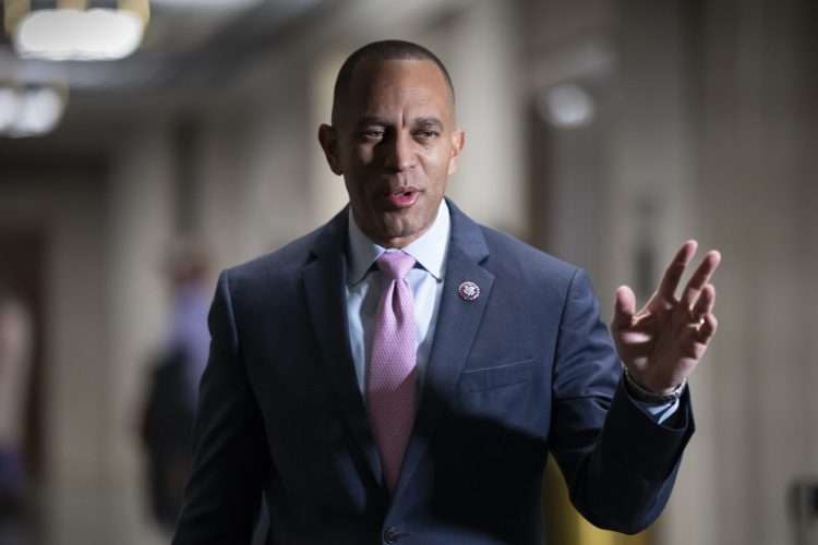 El representante Hakeem Jeffries (D-NY) va a sustituir el rol de Nancy Pelosi. Foto: NBC News.