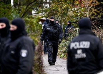 La macrooperación involucró a 3000 agentes de policía, participantes de unas 150 operaciones de registro en 11 estados federados. Foto: FILIP SINGER/EFE/EPA.