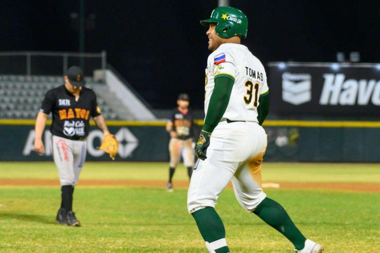 Yasmany Tomás ha resurgido en la Liga Mexicana durante el presente invierno, al punto de que está entre los candidatos al MVP del torneo. Foto: Cortesía de Cañeros de los Mochis.