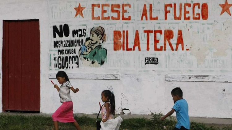 Dentro de su petición, el Alto Comisionado solicita a las familias “seguir resistiendo a los embates de la guerra e insistiendo en la necesidad de una paz integral en el territorio”. Foto: Christian Escobar Mora/El País.