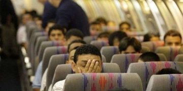 cubanos deportados a Cuba en avion 2021