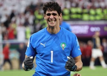 Yassine Bounou celebra la victoria de Marruecos en cuartos de final del Mundial de Fútbol Qatar. EFE/EPA/Ali Haider