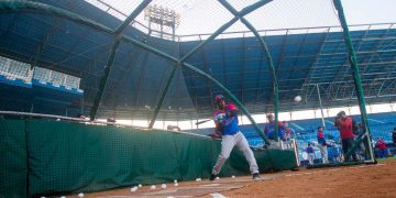 Preparación de la preselección de Cuba al Clásico Mundial de Béisbol, en el estadio Latinoamericano, en La Habana. Foto: Otmaro Rodríguez.