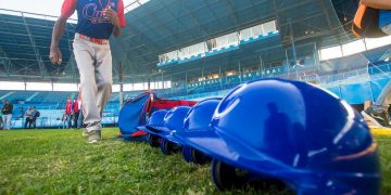 Preparación de la preselección de Cuba al Clásico Mundial de Béisbol, en el estadio Latinoamericano, en La Habana. Foto: Otmaro Rodríguez.