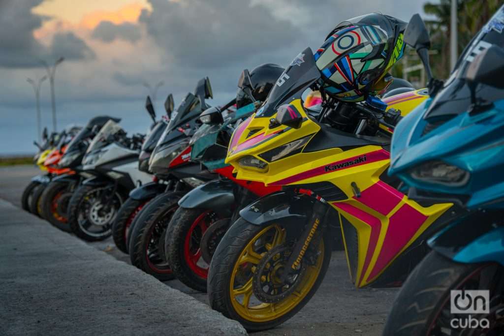 Motos de E Racing en Cuba Club Jorge Ricardo