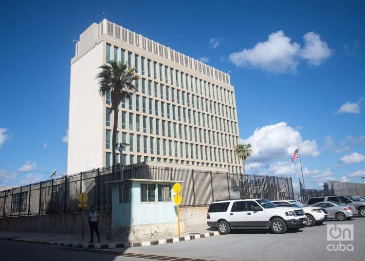 Embajada de Estados Unidos de América, en La Habana. Foto: Otmaro Rodríguez.