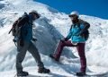Los guías Juan y Luli en el Glaciar Perito Moreno. Foto: Kaloian.