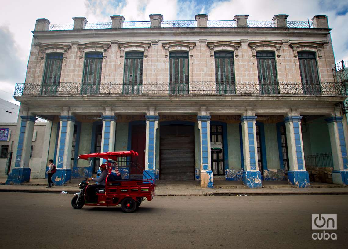 Antiguo depósito de materiales de Lanza y Lelis, hoy es la escuela de oficios "Gaspar Melchor de Jovellanos". Foto: Otmaro Rodríguez.