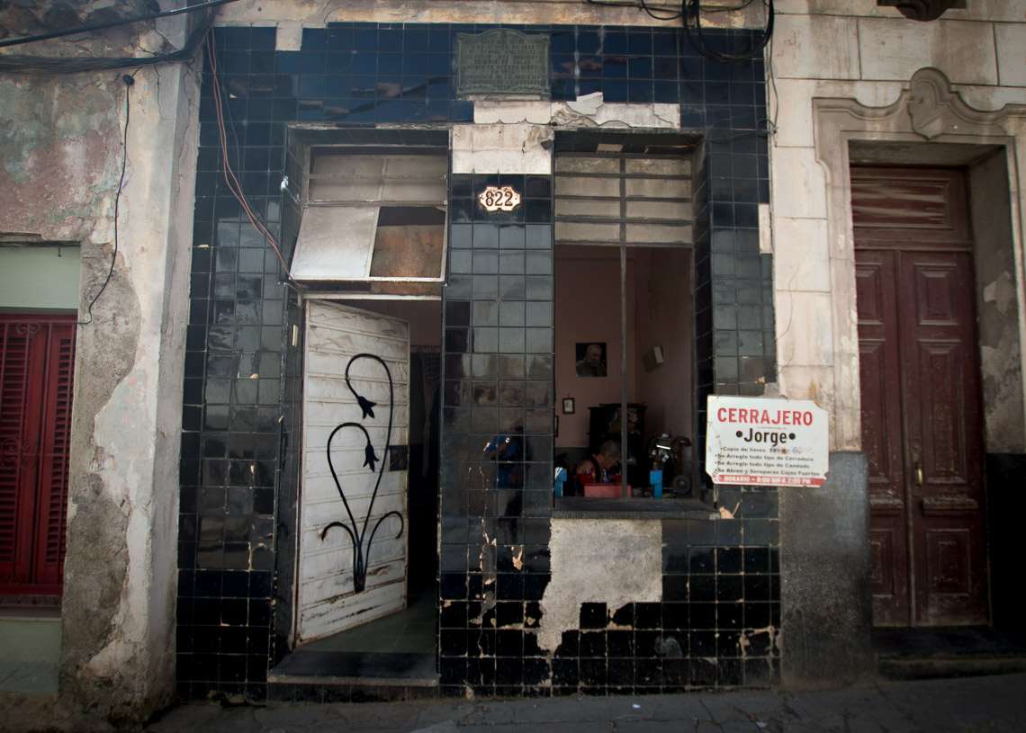 Casa donde nació el célebre violinista Brindis de Salás. El inmueble ha sufrido diferentes modificaciones, hoy es una cerrajería. Foto: Otmaro Rodríguez.