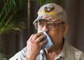 Miguel Cancio, fundador de Los Zafiros, emocionado en su regreso a La Habana, tras más de 20 años sin viajar a Cuba. Foto: Otmaro Rodríguez.