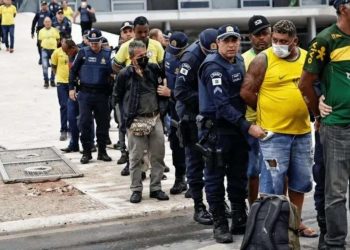 Detenciones a protagonistas de los disturbios en Brasilia, partidarios del expresidente Bolsonaro. Foto:  EFE.