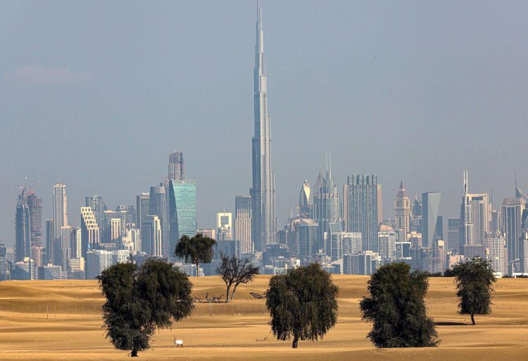 Dubái anticipa la aplicación de medidas verdes con vistas a la próxima cumbre internacional sobre cambio climático de las Naciones Unidas COP28, que está prevista entre el 30 de noviembre y el 12 de diciembre de 2023. Foto:  ALI HAIDER/EFE/EPA.