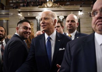 Presidente Joe Biden al terminar el discurso del Estado de la Unión. Foto: EFE/EPA/Jacquelyn Martin.