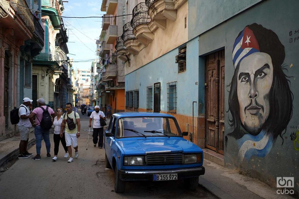 Calle habanera. Foto: Alejandro Ernesto.