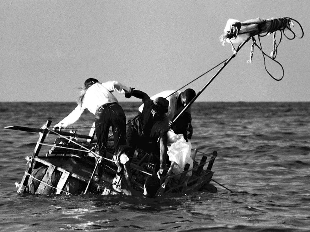 Rafters Crisis 1994. Photo: Willy Castellanos.