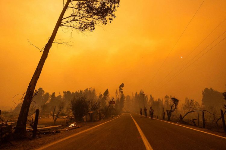 Sector incendiado cerca a la ciudad de Santa Juana (Chile). Foto: Pablo Hidalgo/Efe.