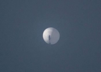 El globo chino mientras sobrevolaba Estados Unidos. | Foto: AP