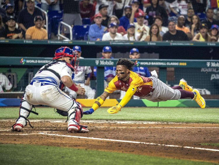 Venezuela ha comenzado el Clásico Mundial a todo tren. Foto: Cristóbal Herrera-Ulashkevich/EFE.