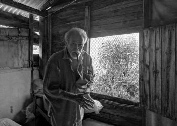 El actor cubano Rubén Breña durante la filmación del cortometraje "Bodas negras" de Daniel Martínez. Foto: Lazaro Ramon Sosa Morell.