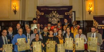 Artistas y otras figuras públicas de Cuba reciben el título de Doctor Honoris Causa por la Universidad Anglohispanomexicana de Puebla, México. Foto: Redacción Opus Habana / Facebook.