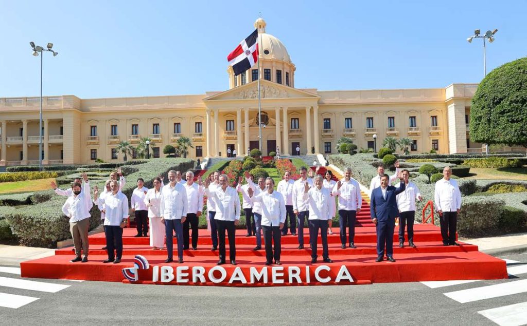 Fotografía cedida por el Ministerio de Relaciones Exteriores de República Dominicana de los mandatarios y asistentes a la XXVIII Cumbre Iberoamericana en Santo Domingo, República Dominicana. Foto: Ministerio de Relaciones Exteriores de República Dominicana / EFE.