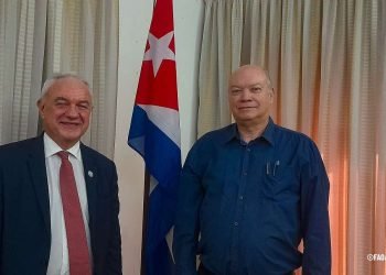 Lubetkin con Rodrigo Malmierca, ministro del Comercio Exterior y la Inversión Extranjera. Foto: @FAOCuba