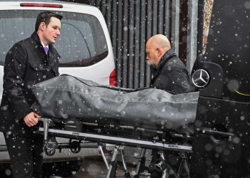 Al menos ocho fallecidos tras tiroteo en centro de culto de Testigos de Jehová en la ciudad de Hamburg, al norte de Alemania. Foto: EFE/EPA/FILIP SINGER.