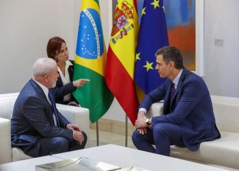 El presidente del Gobierno, Pedro Sánchez, se reúne con el presidente de Brasil, Luiz Inácio Lula da Silva, en el Palacio de la Moncloa en Madrid. Foto: Javier Lizón/EFE