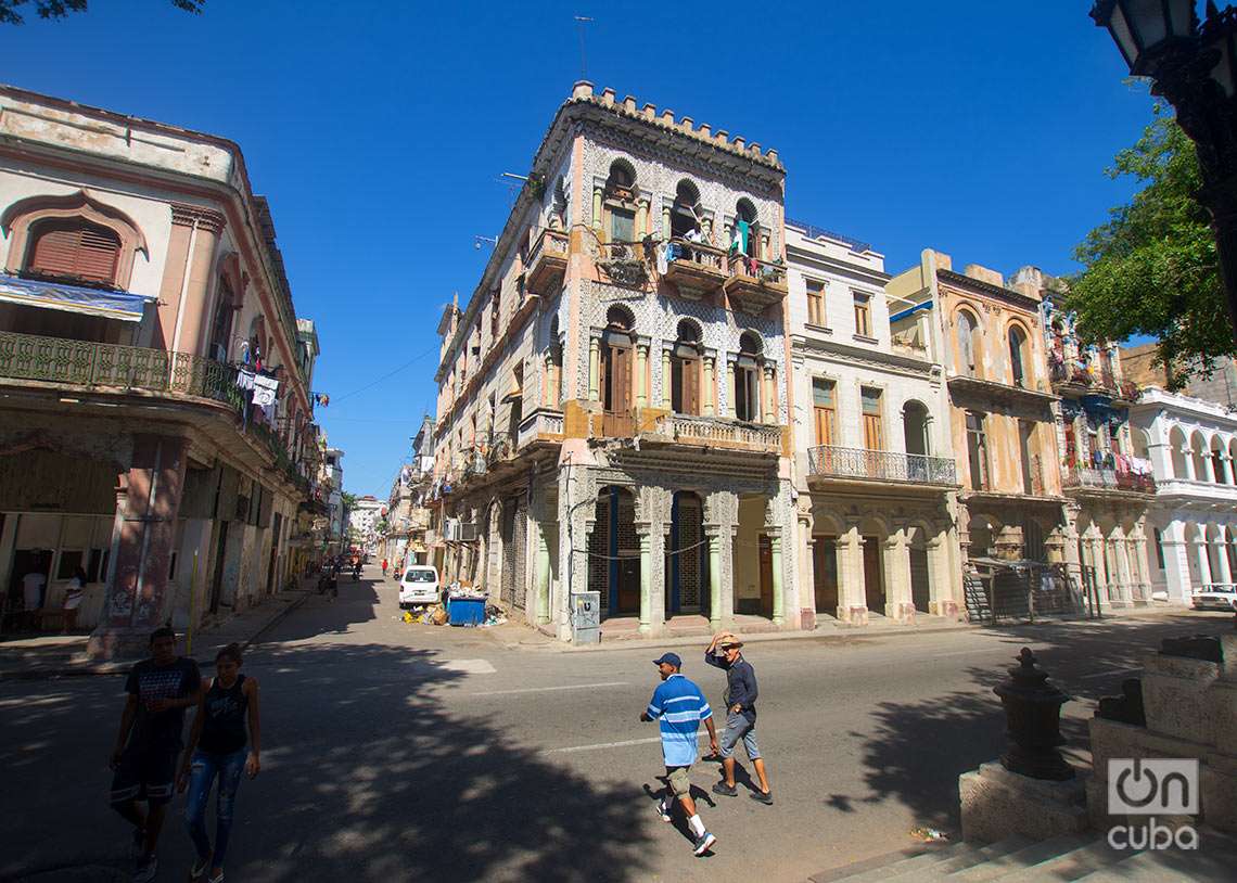 Antiguo hotel El Jerezano, exponente del arte mudéjar.  Foto: Otmaro Rodríguez.