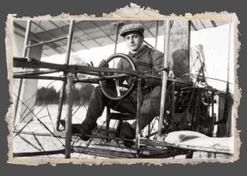 El 7 de mayo de 1910, el piloto francés André Bellot, en un biplano Voisin fue el primero en surcar el cielo de la isla en un aeroplano.