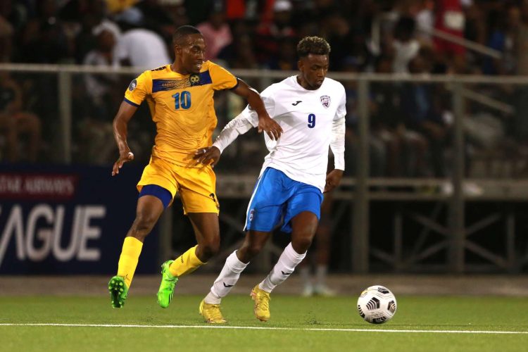 Maykel Reyes (# 9), ahora contratado en Nicaragua, ha sido uno de los futbolistas habituales de la selección nacional cubana en los últimos años. Foto:  Victor Straffon