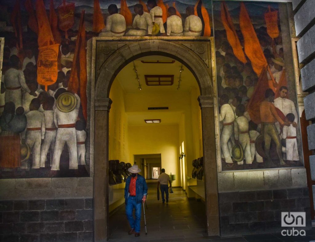 Mural de Diego Rivera en la Secretaría de Educación Pública. Foto: Kaloian.