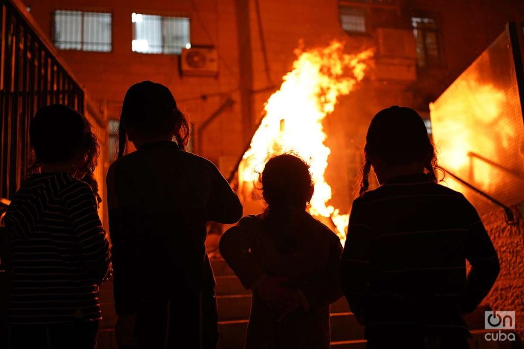 Los niños disfrutaban a lo grande del Lag Baomer. Foto: Alejandro Ernesto.