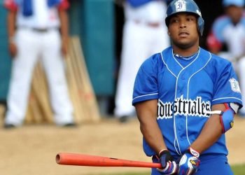 Yasmany Tomás jugó su última Serie Nacional con Industriales en el 2014. Foto: Ricardo López Hevia.