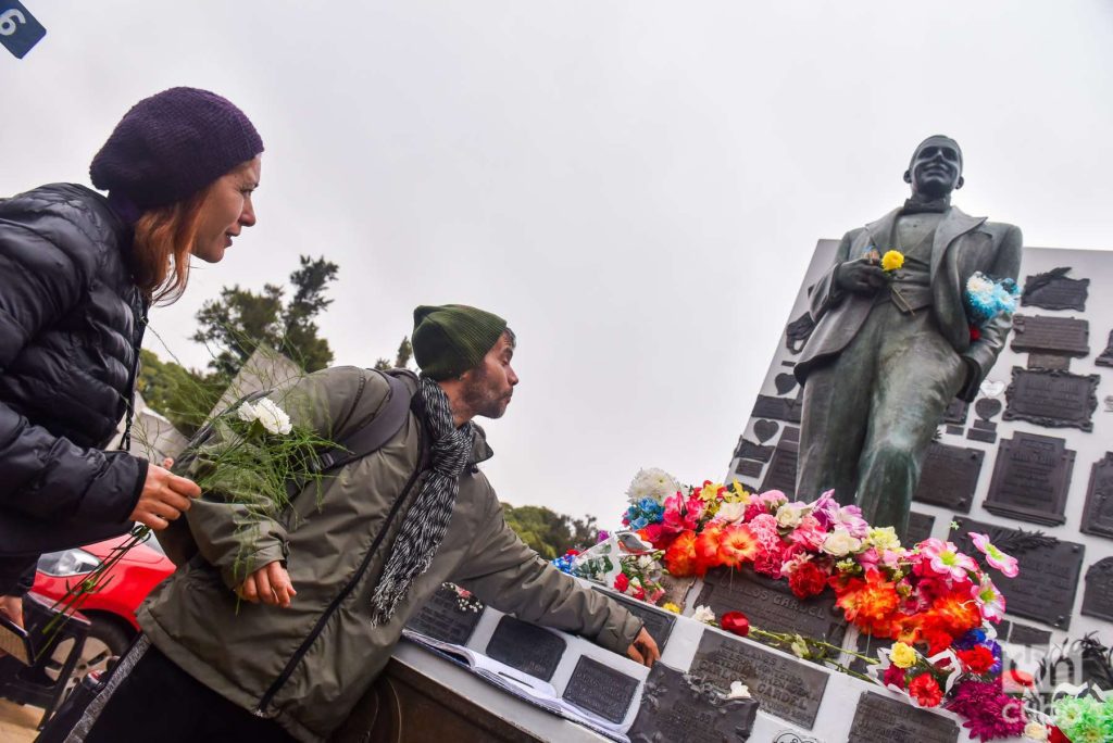 Seguidores de Gardel lo recuerdan en este aniversario de su muerte. Foto: Kaloian.