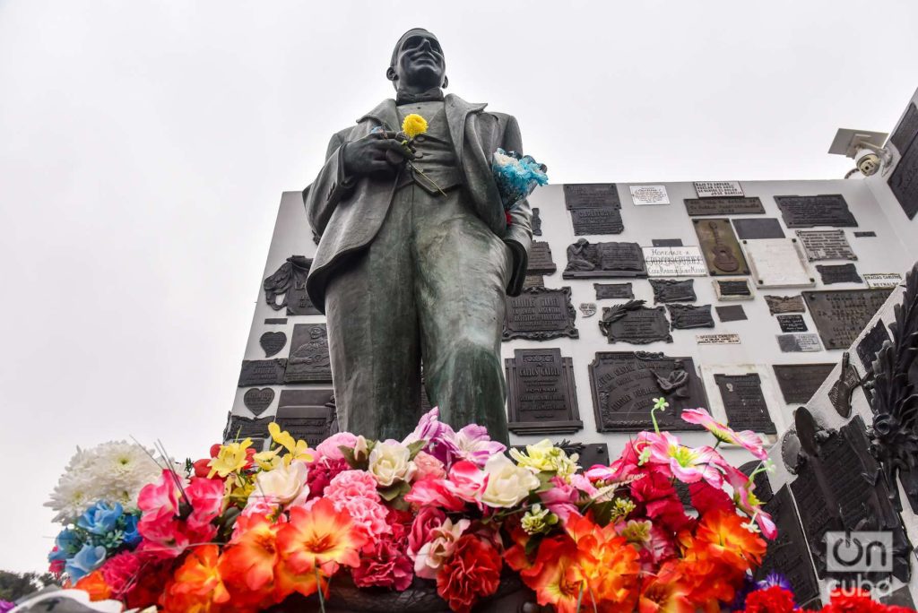 Mausoleo de Carlos Gardel en el cementerio de la Chacarita. Foto: Kaloian.