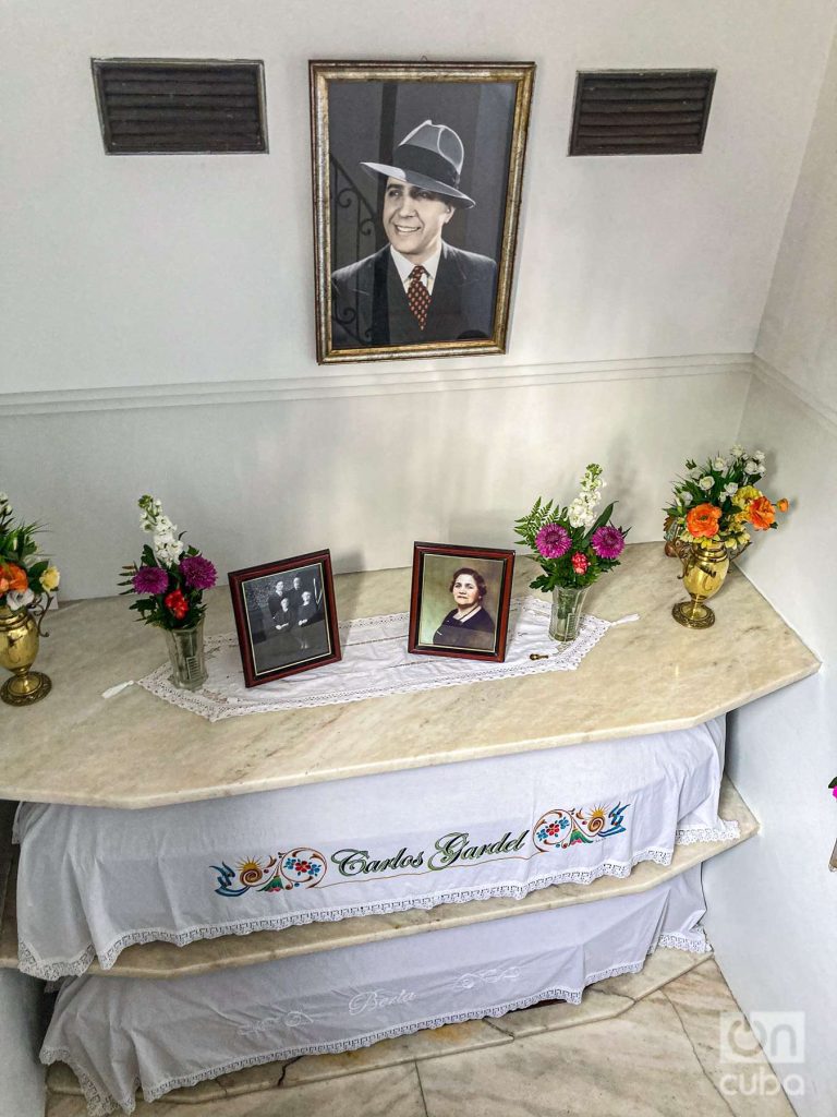 Los restos de Gardel y de su madre, en el cementerio de la Chacarita. Foto: Kaloian.