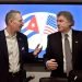 Los empresarios estadounidenses Mark Baum (izq) y Jorge Ignacio Fernández, durante un encuentro con la prensa en la Cámara de Comercio de Cuba, en La Habana. Foto: Otmaro Rodríguez.