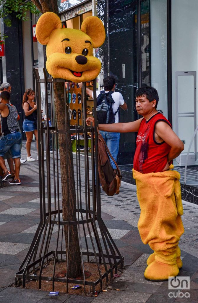 Un minuto para el descanso en medio del calor sofocante. Foto: Kaloian. 

