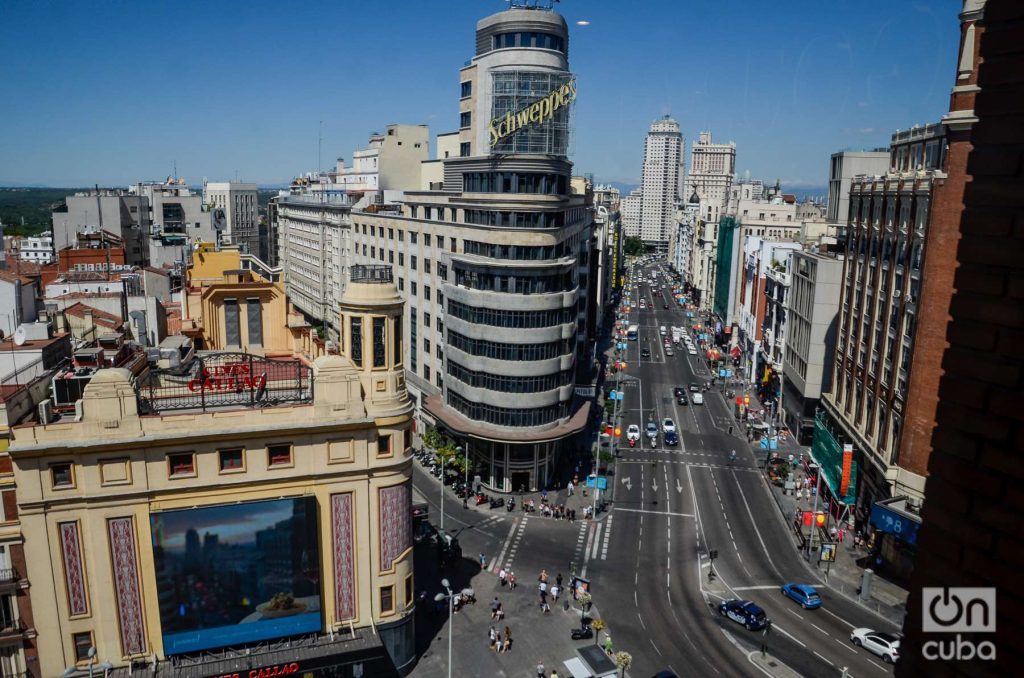 Gran Vía, entre la majestuosidad y la ausencia de árboles. Foto: Kaloian. 
