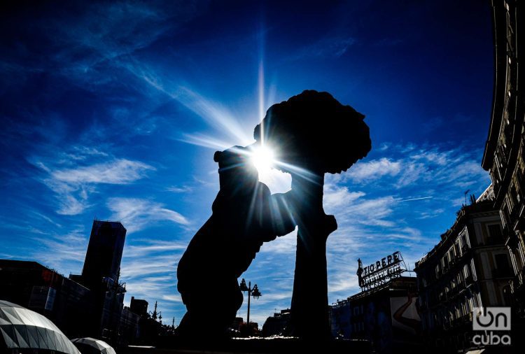 La famosa escultura del Oso y el madroño, símbolo de la ciudad. Foto: Kaloian.