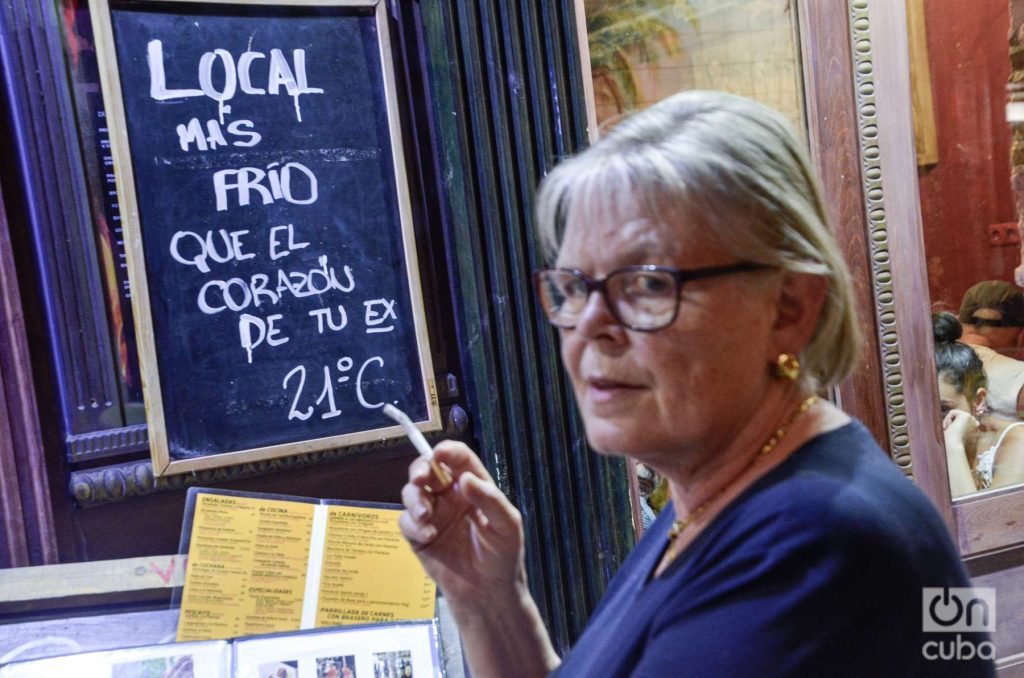 Los negocios aprovechan para improvisar simpáticas promociones. Foto: Kaloian.