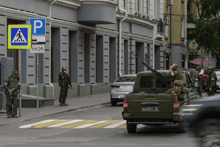 Tropas de Wagner en el centro de Rostov. Foto: STRINGER/EFE/EPA.