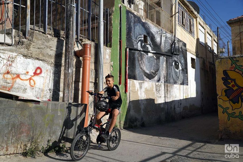 Barrio de calles estrechas y empinadas, comienza donde terminan las murallas de la Ciudad Vieja, en Jerusalén Este. Foto: Alejandro Ernesto.